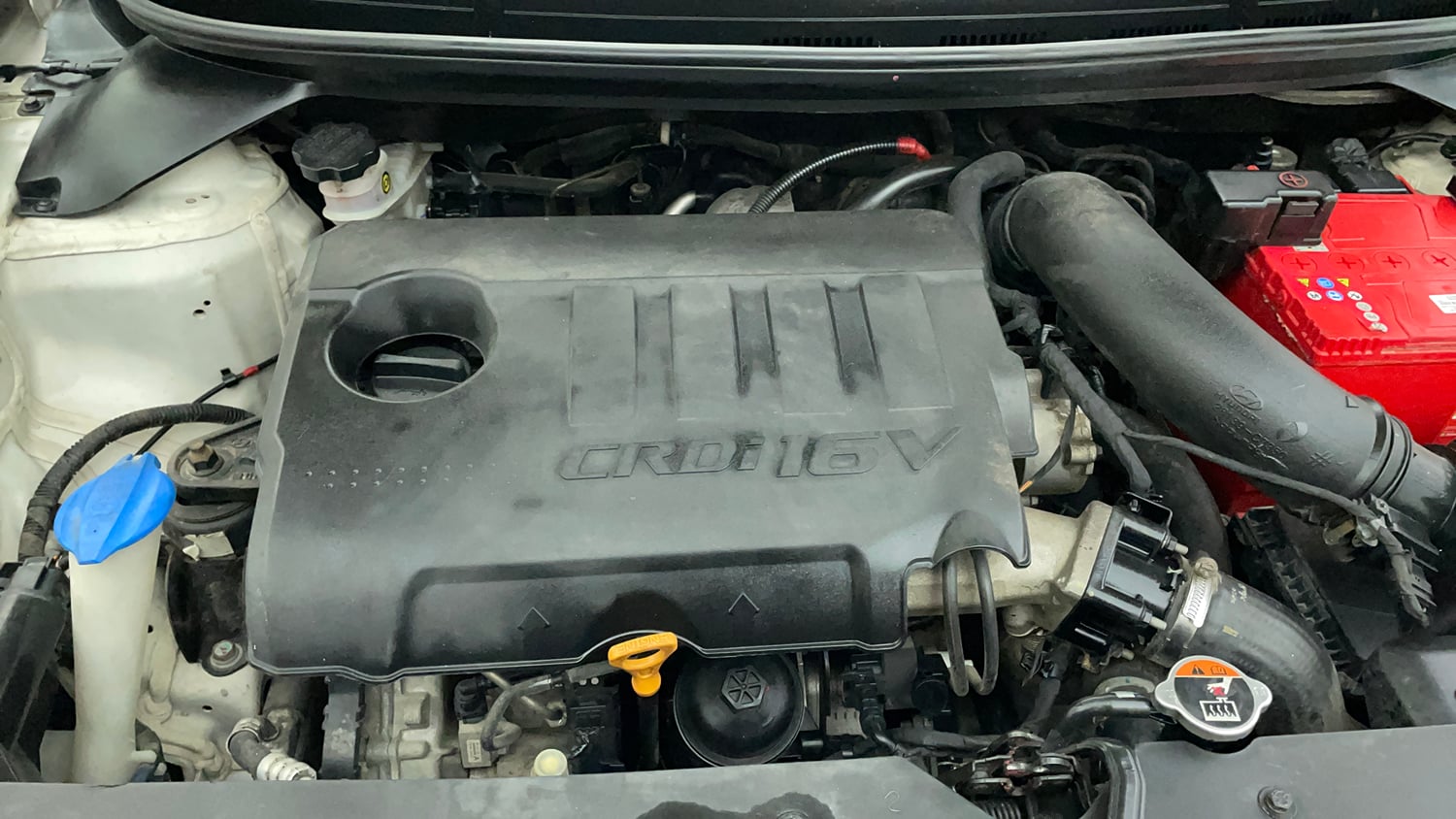 Used 2016 Hyundai Elite i20 Sportz 1.4 CRDI Diesel Manual engine ENGINE RIGHT SIDE VIEW