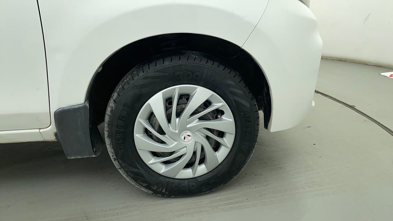 Used 2020 Maruti Suzuki Alto 800 LXi Petrol Manual tyres RIGHT FRONT TYRE RIM VIEW