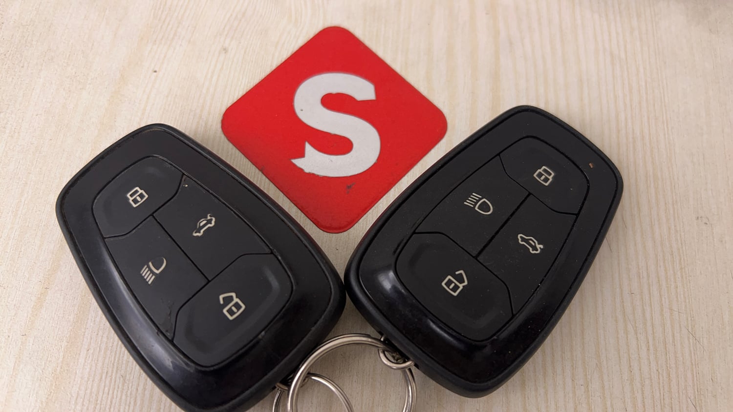 Used 2022 Tata Nexon XZA Plus  (S) Dual Tone Petrol Automatic extra CAR KEY VIEW