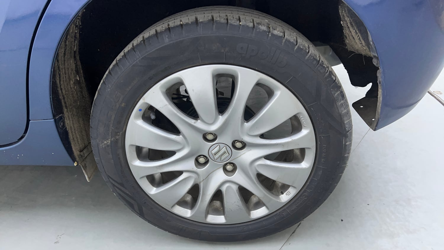 Used 2017 Maruti Suzuki Baleno Zeta 1.2 Petrol Manual tyres LEFT REAR TYRE RIM VIEW