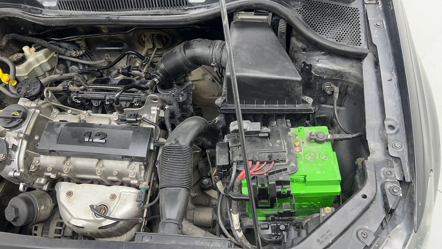 Used 2015 Volkswagen Polo Highline1.2L (P) Petrol Manual engine ENGINE LEFT SIDE VIEW