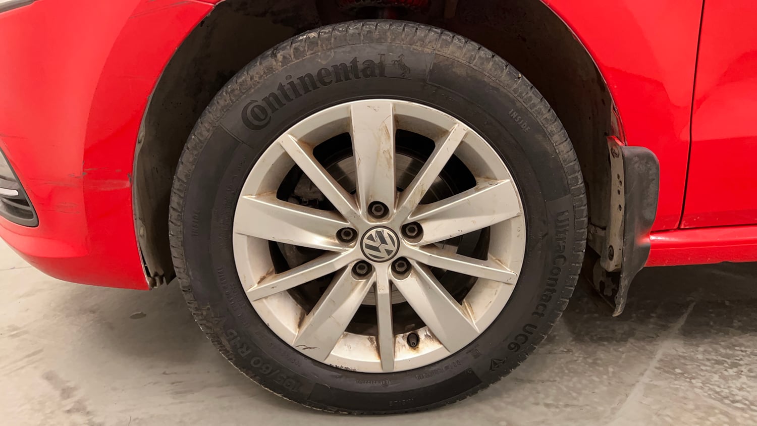 Used 2016 Volkswagen Polo Highline1.2L (P) Petrol Manual tyres LEFT FRONT TYRE RIM VIEW