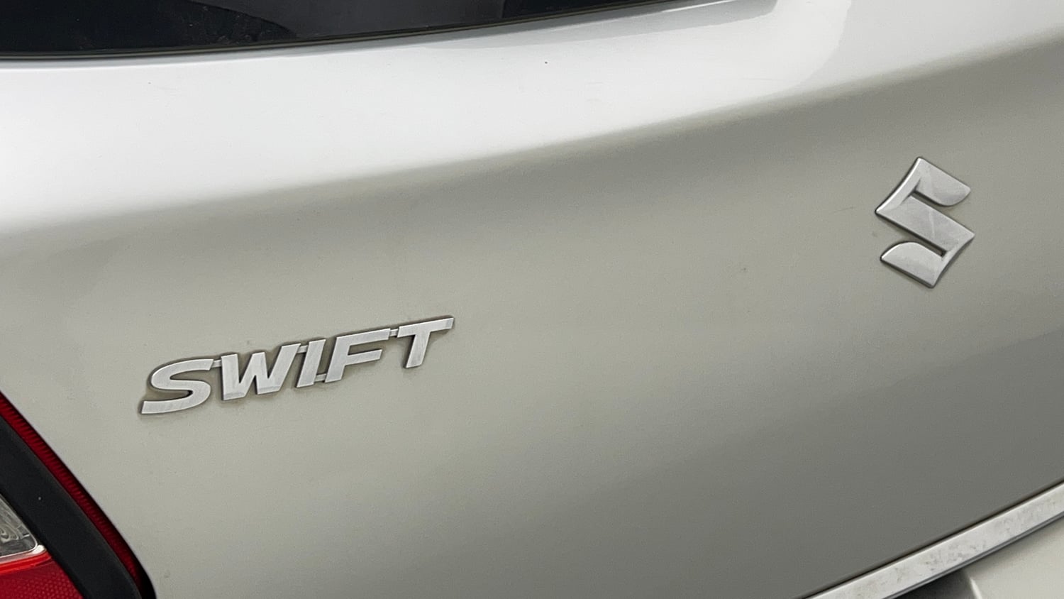 Used 2023 Maruti Suzuki Swift ZXi CNG Cng Manual dents MINOR SCRATCH