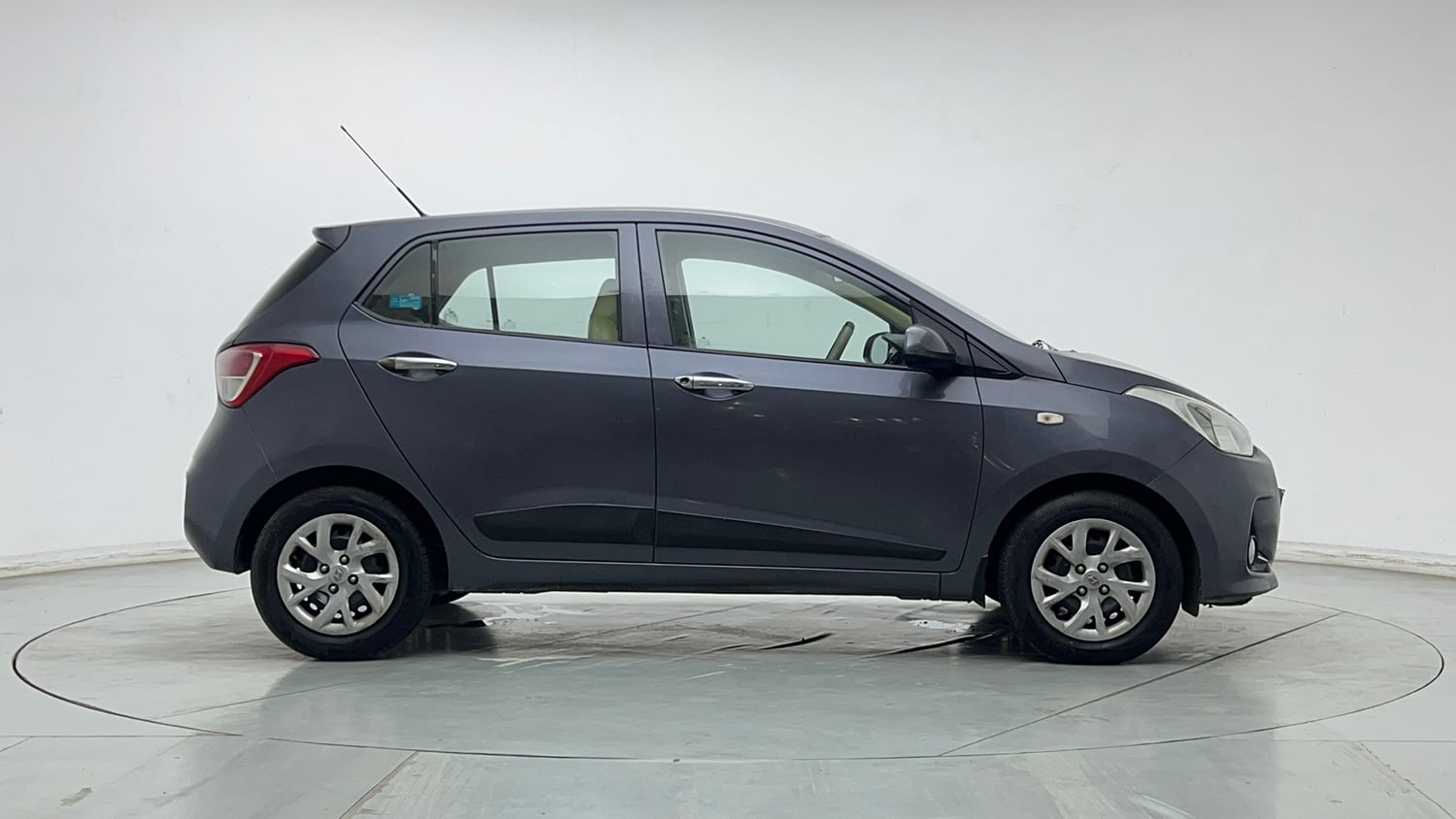Used 2017 Hyundai Grand i10 Magna 1.2 Kappa VTVT Petrol Manual exterior RIGHT SIDE VIEW