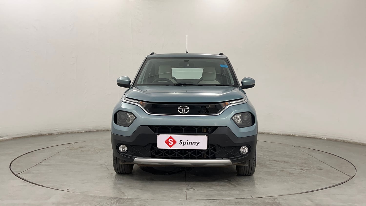 Used 2022 Tata Punch Accomplished Dazzle Pack MT Petrol Manual exterior FRONT VIEW