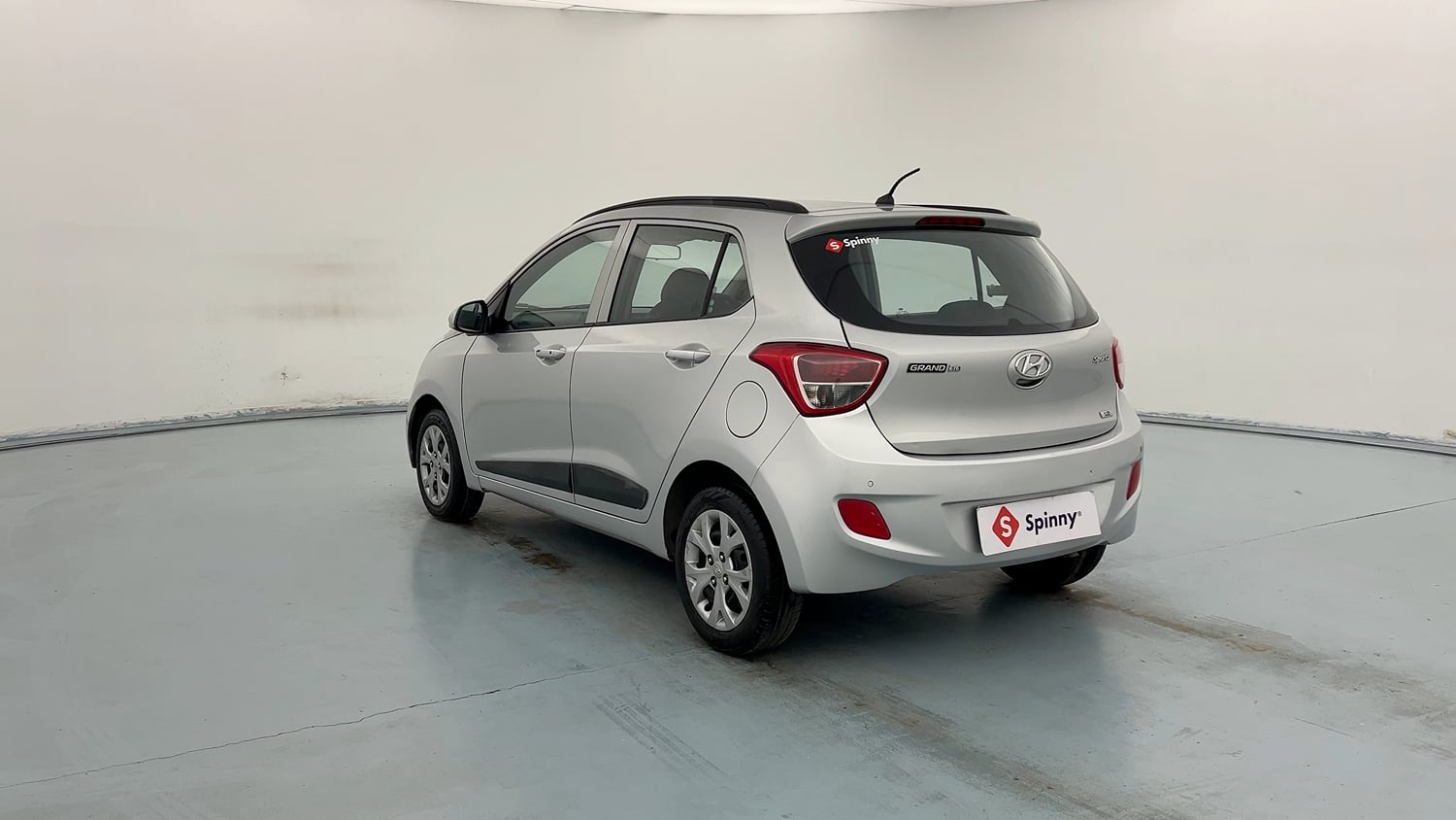 Used 2015 Hyundai Grand i10 Sportz 1.2 Kappa VTVT Petrol Manual exterior LEFT REAR CORNER VIEW