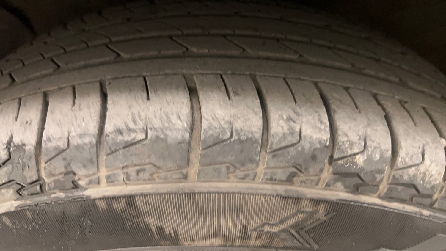 Used 2017 Hyundai Creta 1.6 SX Plus AT Petrol Petrol Automatic tyres LEFT FRONT TYRE TREAD VIEW