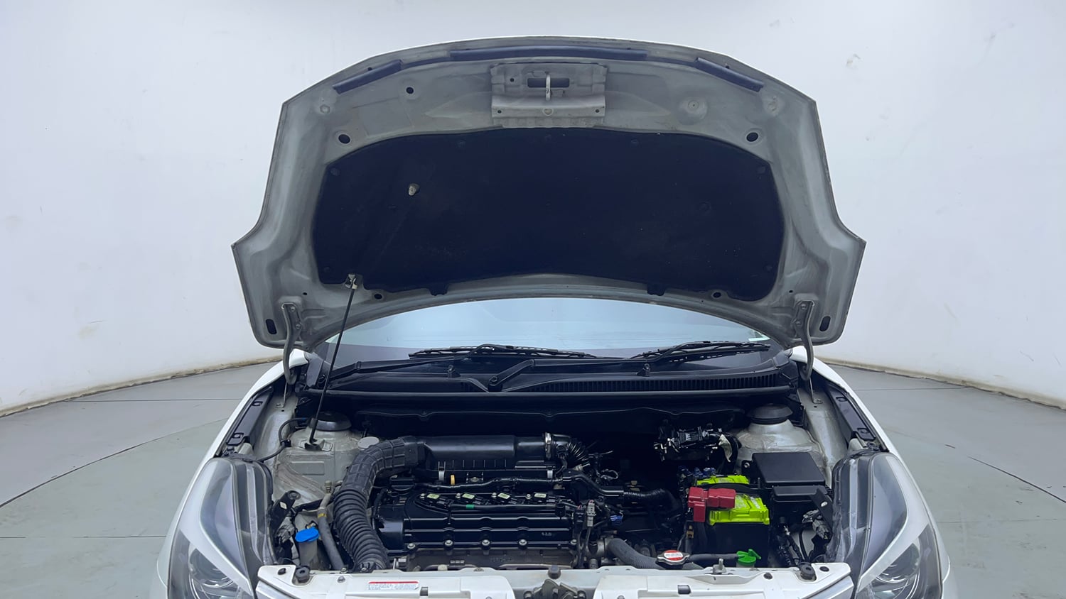 Used 2020 Toyota Glanza V CVT Petrol Automatic engine ENGINE & BONNET OPEN FRONT VIEW