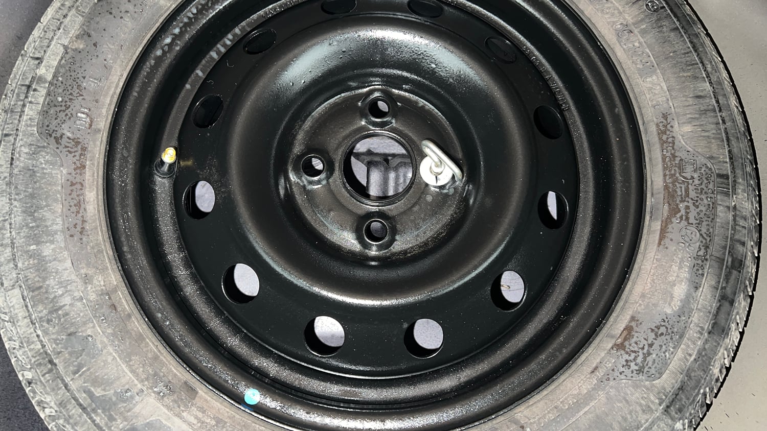 Used 2017 Maruti Suzuki Swift VXi Petrol Manual tyres SPARE TYRE VIEW