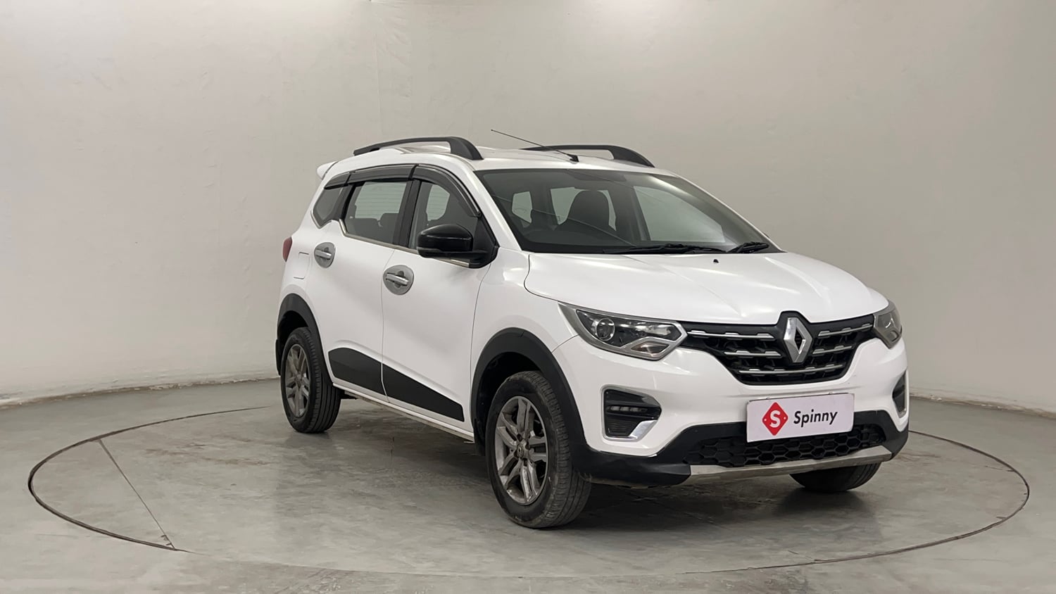 Used 2023 Renault Triber RXZ Petrol Manual exterior RIGHT FRONT CORNER VIEW