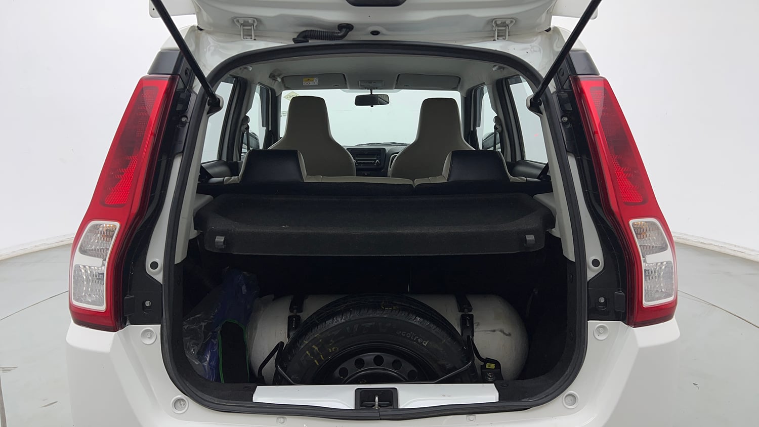 Used 2024 Maruti Suzuki Wagon R VXI 1.0 CNG Cng Manual interior DICKY INSIDE VIEW