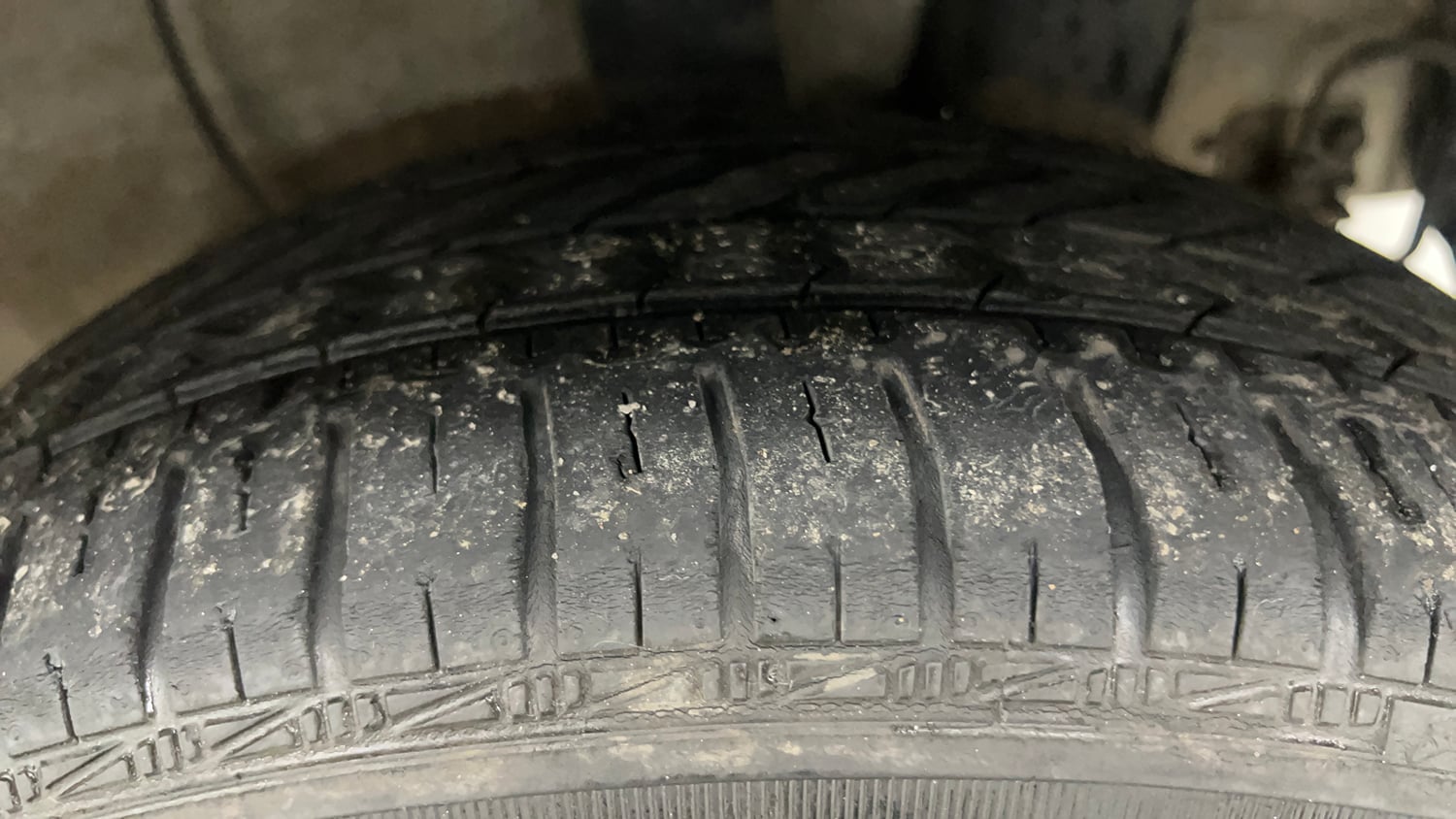Used 2015 Hyundai Xcent S 1.2 (O) Petrol Manual tyres LEFT REAR TYRE TREAD VIEW