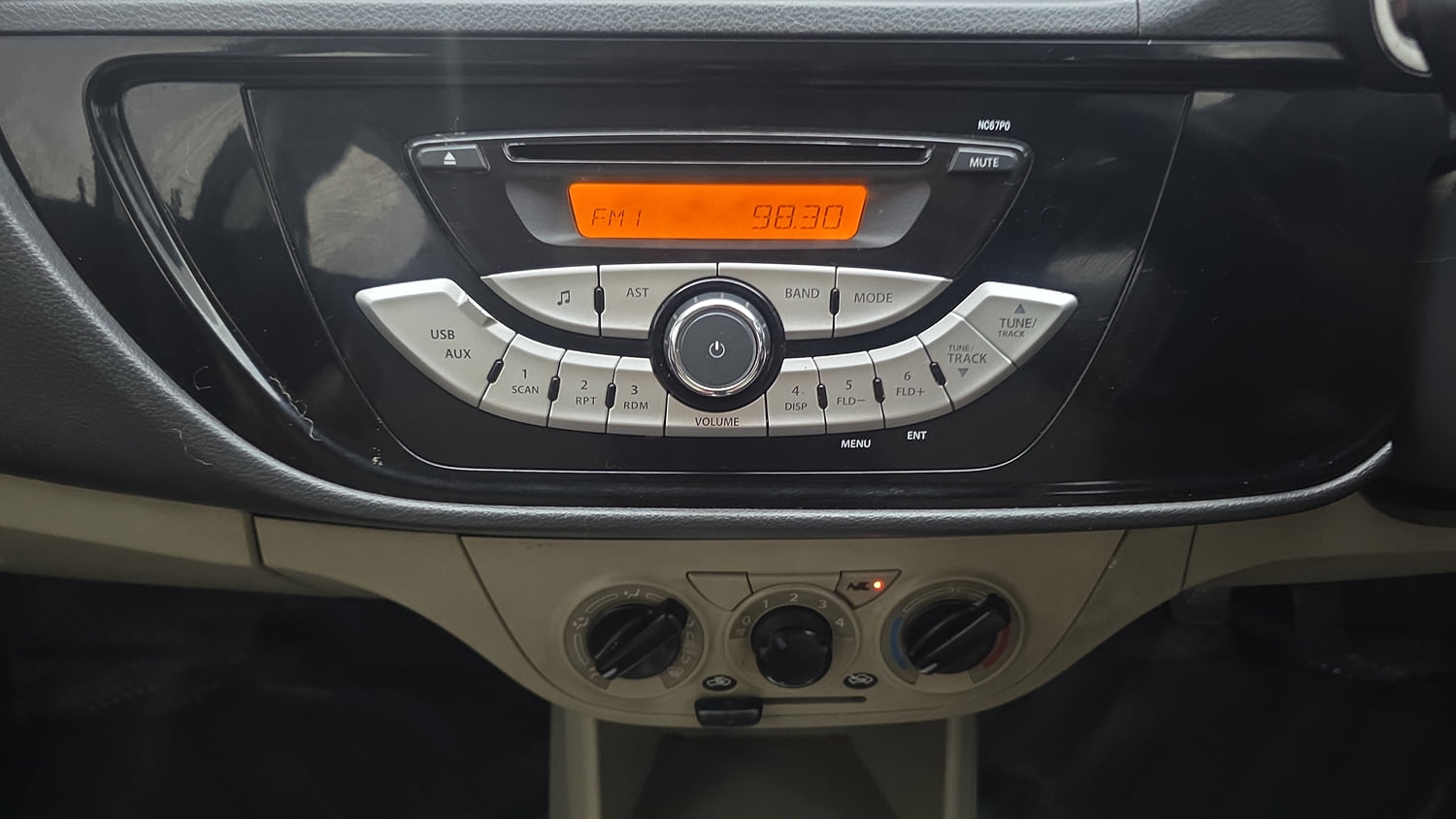 Used 2017 Maruti Suzuki Alto K10 VXi Petrol Manual interior MUSIC SYSTEM & AC CONTROL VIEW