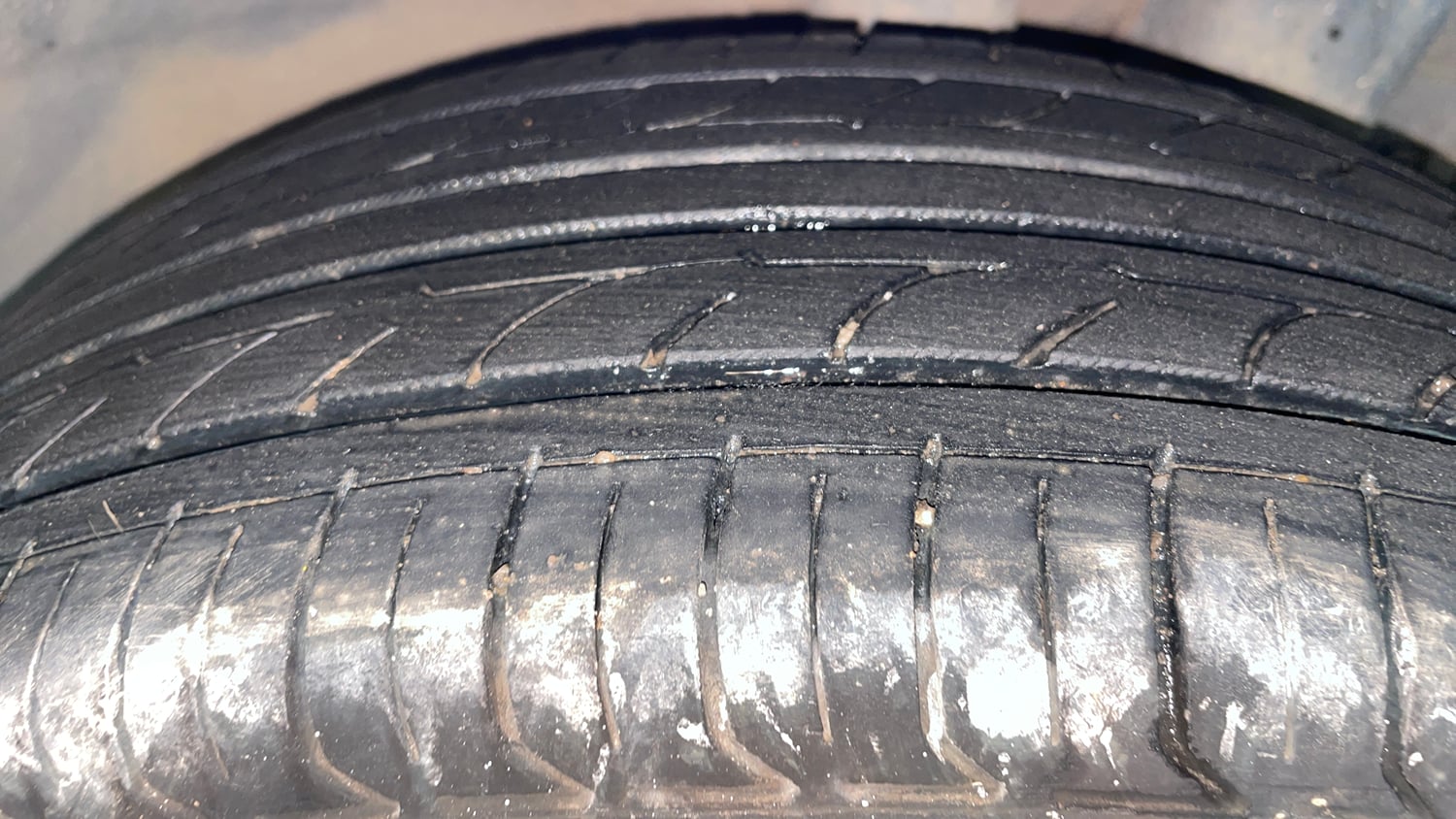 Used 2014 Hyundai Grand i10 Asta AT 1.2 Kappa VTVT Petrol Automatic tyres LEFT REAR TYRE TREAD VIEW