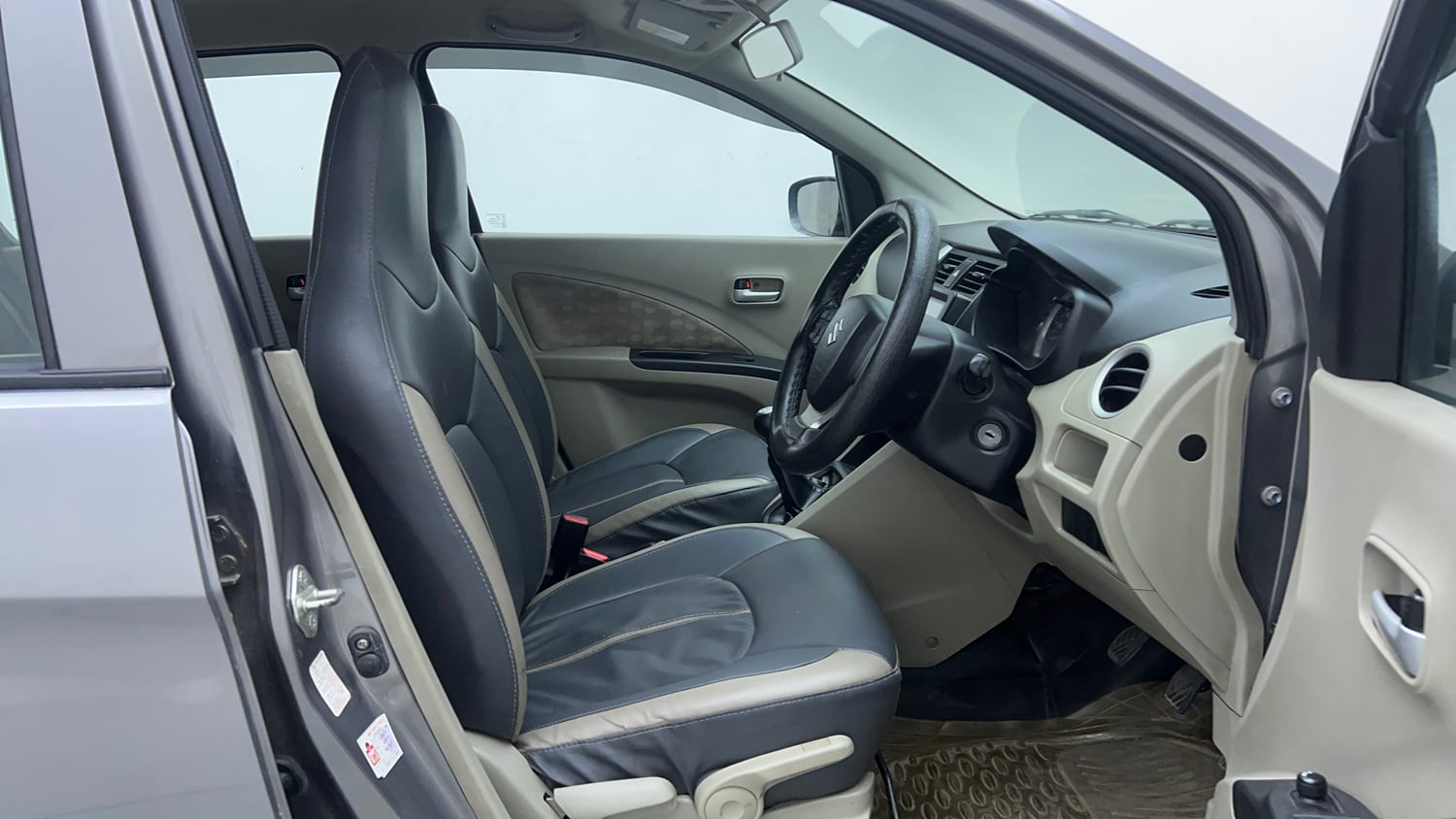 Used 2015 Maruti Suzuki Celerio ZXi Opt Petrol Manual interior RIGHT SIDE FRONT DOOR CABIN VIEW