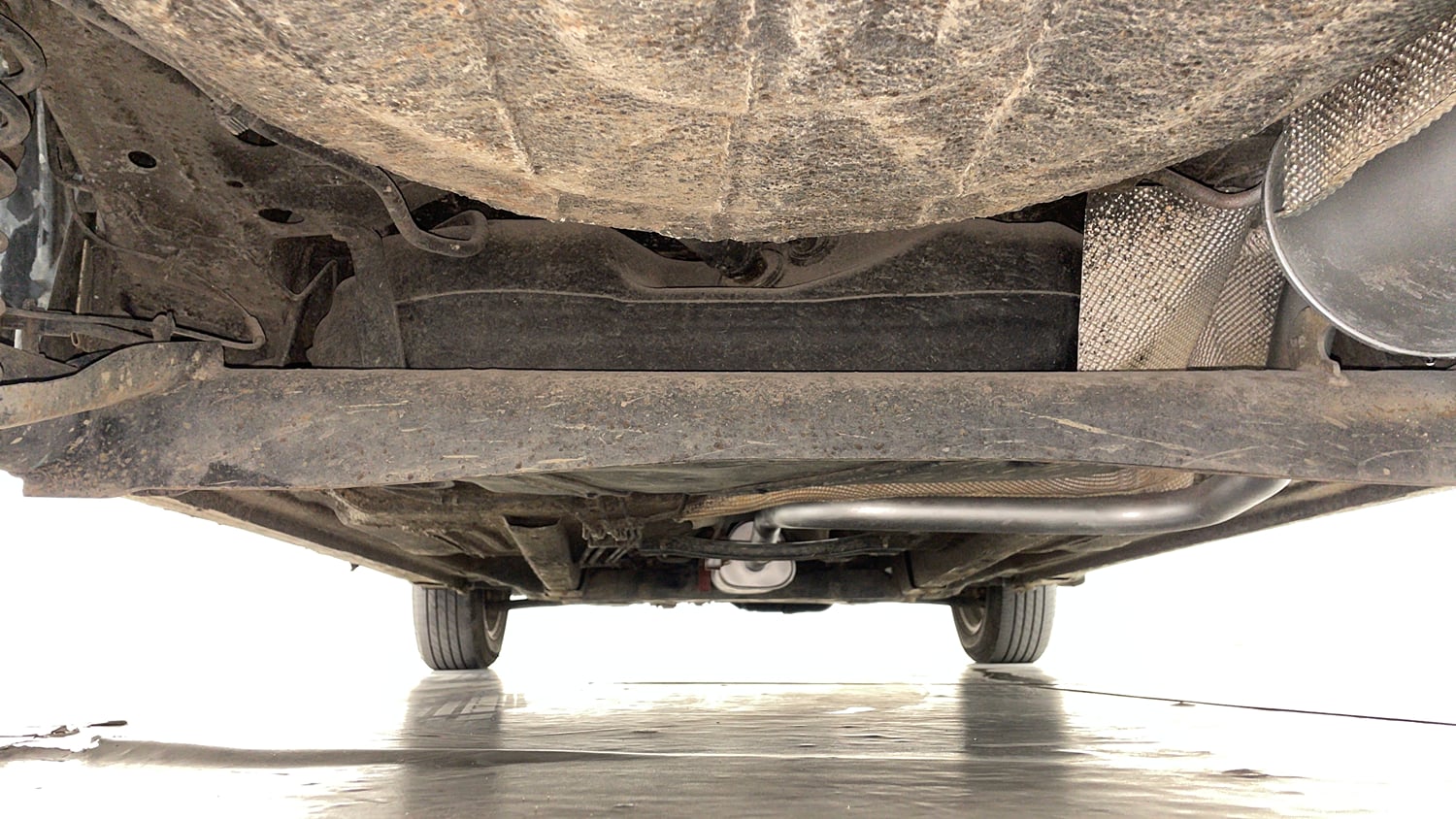 Used 2019 Ford Figo Titanium 1.5 Ti-VCT AT Petrol Automatic extra REAR UNDERBODY VIEW (TAKEN FROM REAR)
