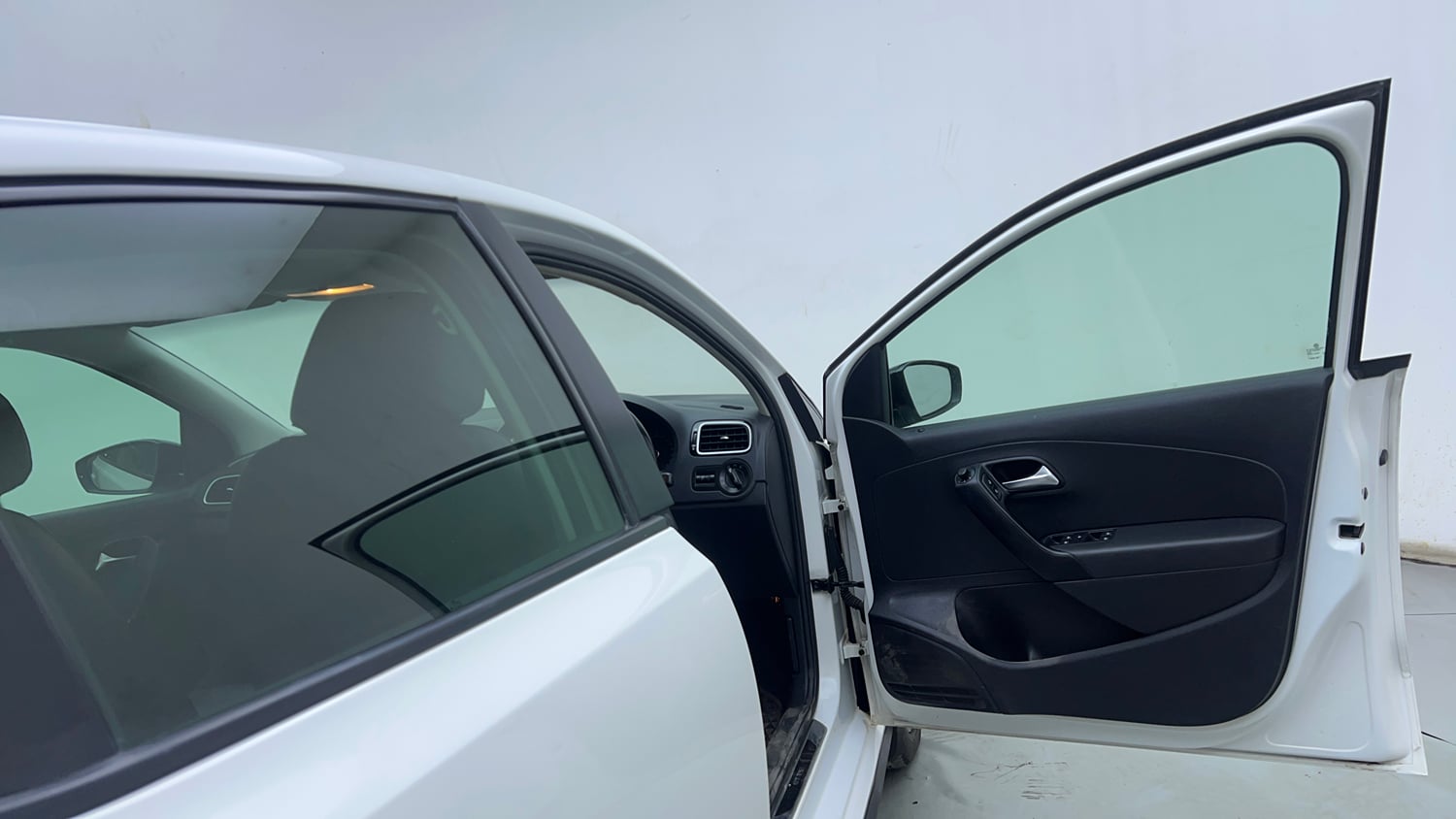 Used 2021 Volkswagen Polo GT Petrol Automatic interior RIGHT FRONT DOOR OPEN VIEW