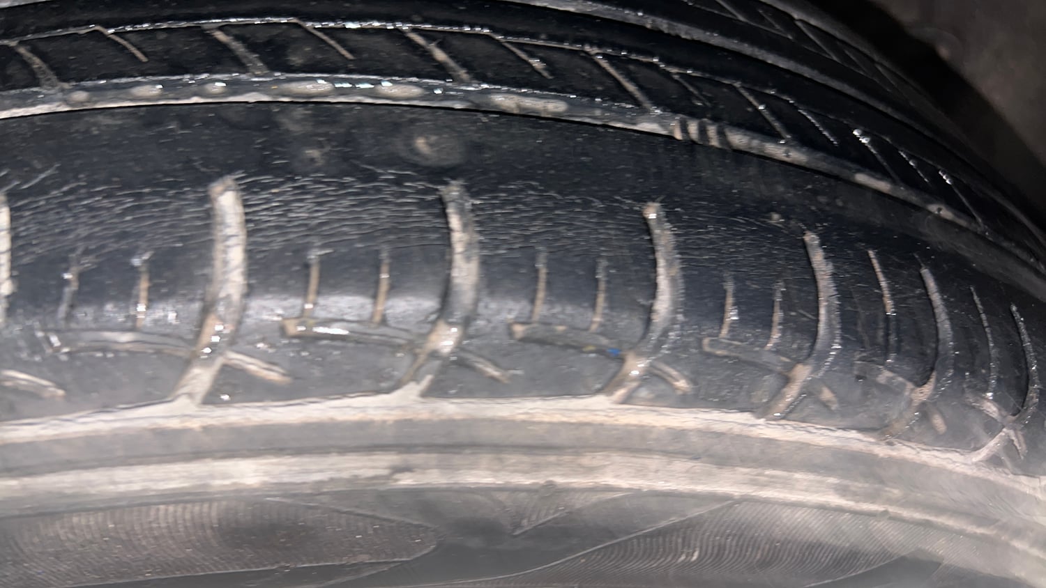 Used 2019 Hyundai Elite i20 Sportz Plus 1.2 CVT Petrol Automatic tyres LEFT REAR TYRE TREAD VIEW