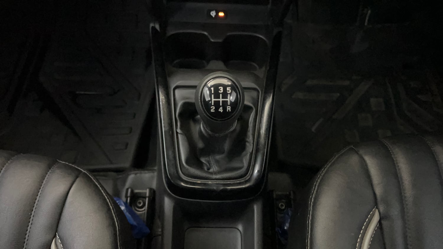 Used 2025 Maruti Suzuki Swift ZXi Plus Petrol Manual interior GEAR  KNOB VIEW