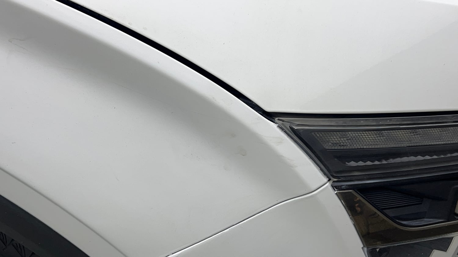 Used 2022 Hyundai Alcazar Signature (O) 6 STR 2.0 Petrol AT Dual Tone Petrol Automatic dents MINOR SCRATCH