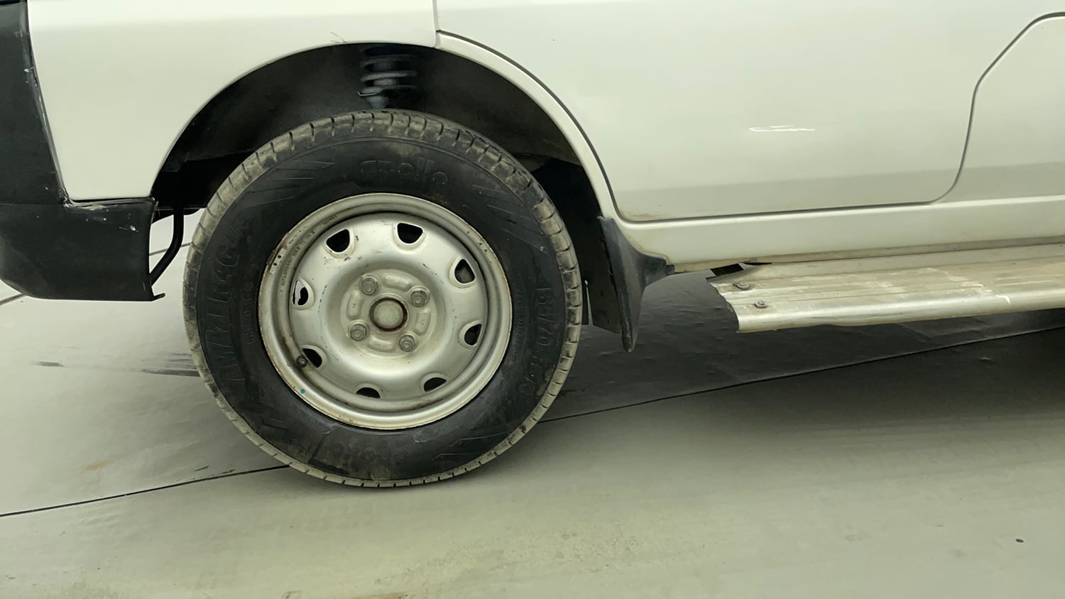 Used 2016 Maruti Suzuki Eeco 5 STR WITH A/C+HTR Petrol Manual tyres LEFT FRONT TYRE RIM VIEW