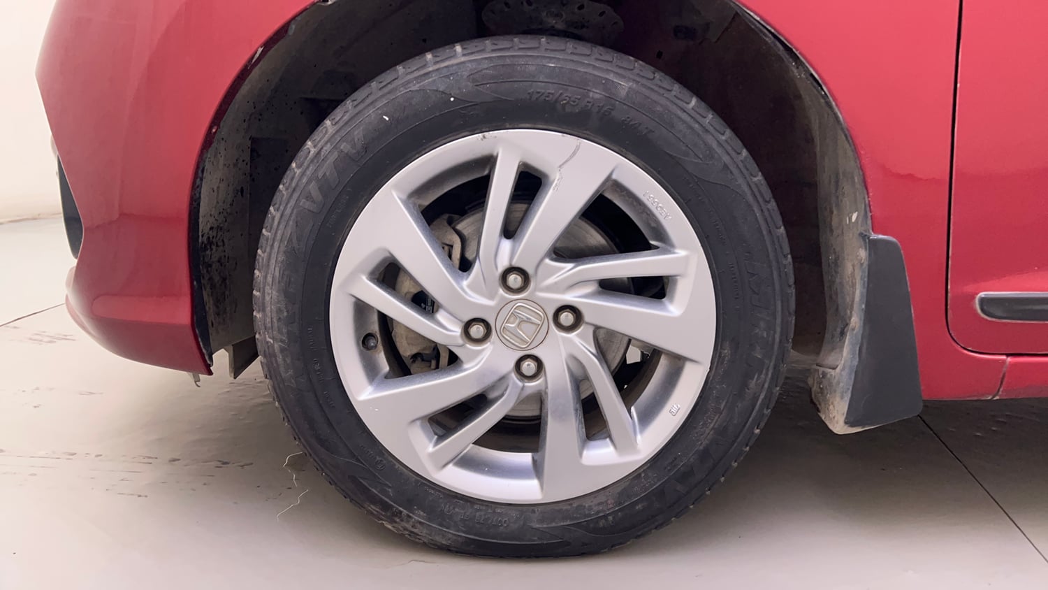 Used 2020 Honda Jazz ZX CVT Petrol Automatic tyres LEFT FRONT TYRE RIM VIEW