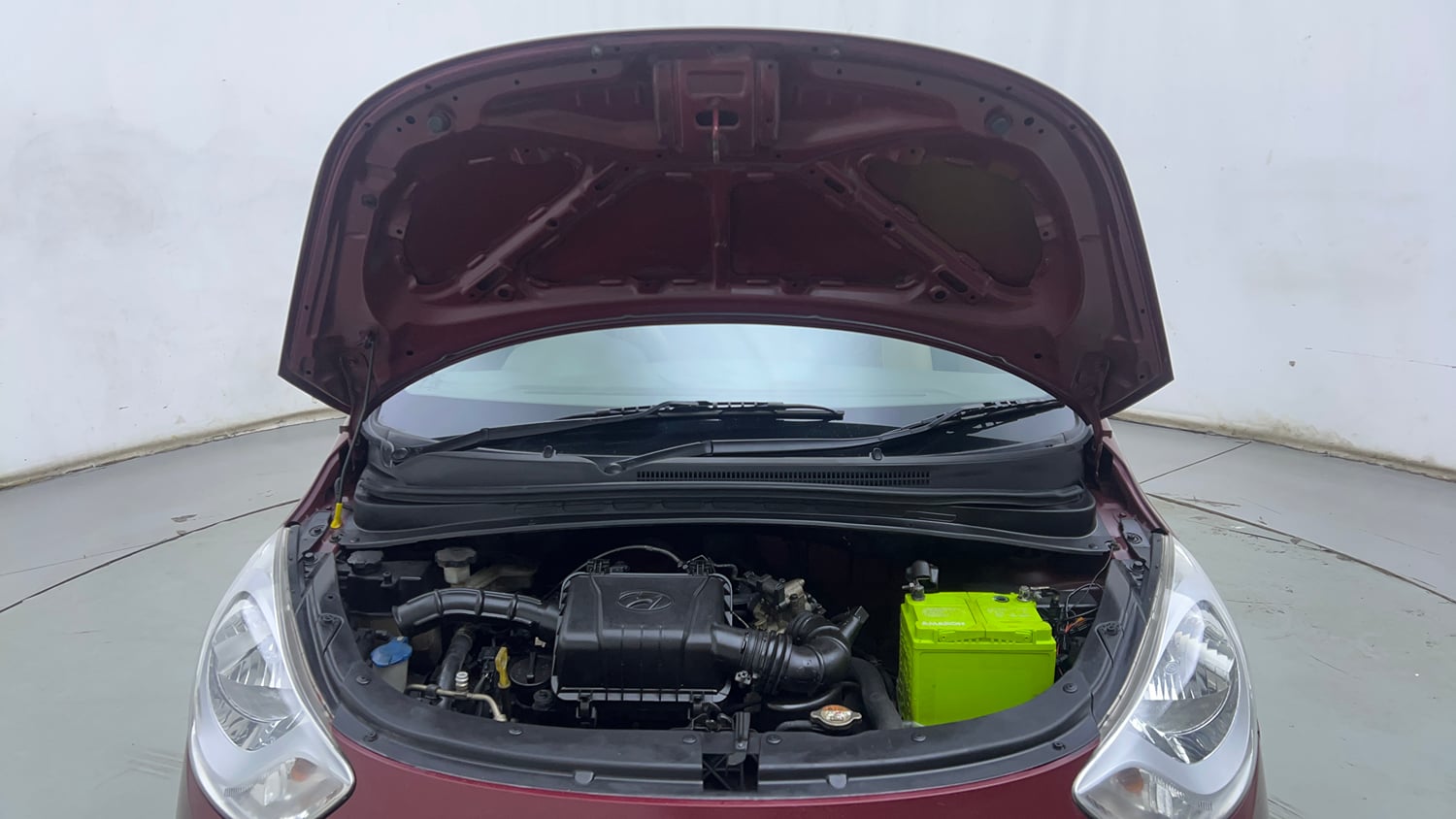 Used 2014 Hyundai i10 Era 1.1 iRDE2 Petrol Manual engine ENGINE & BONNET OPEN FRONT VIEW