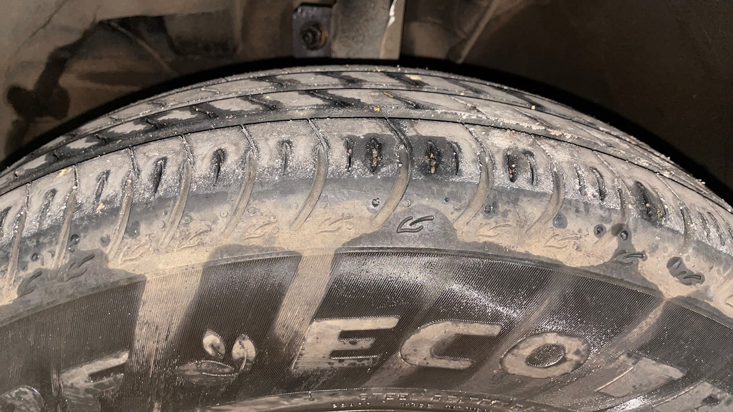 Used 2024 Maruti Suzuki Swift VXi (O) AMT Petrol Automatic tyres LEFT FRONT TYRE TREAD VIEW