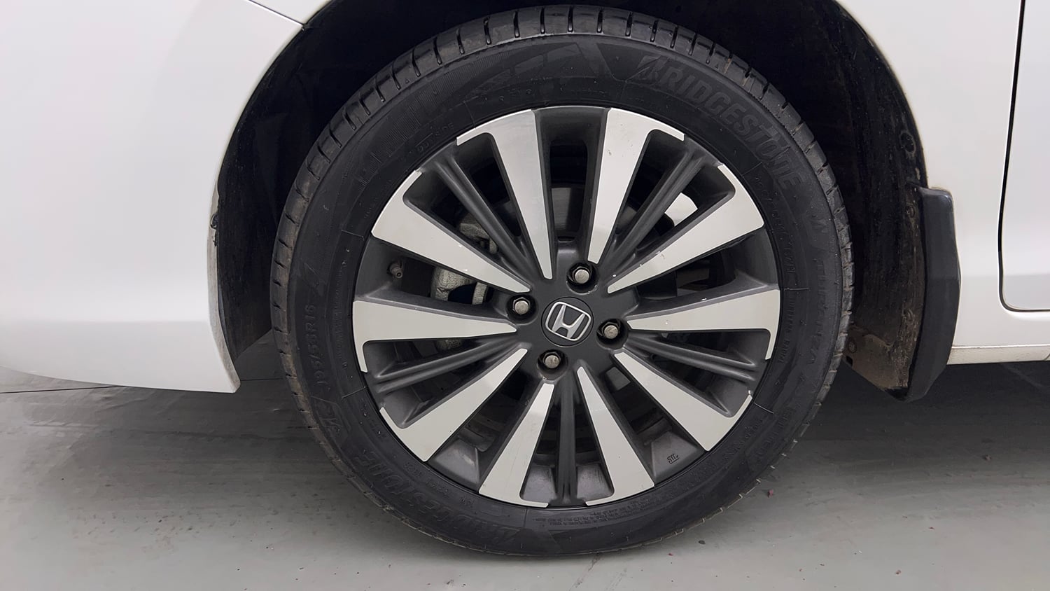 Used 2023 Honda City ZX Petrol CVT Petrol Automatic tyres LEFT FRONT TYRE RIM VIEW