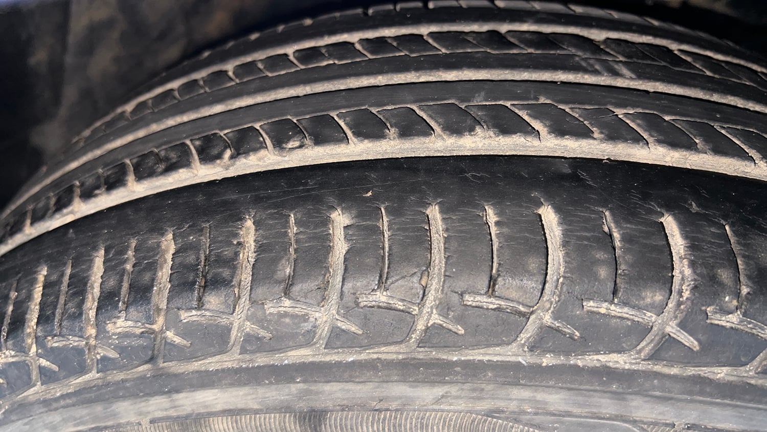 Used 2019 Maruti Suzuki Baleno Delta Petrol Manual tyres RIGHT FRONT TYRE TREAD VIEW