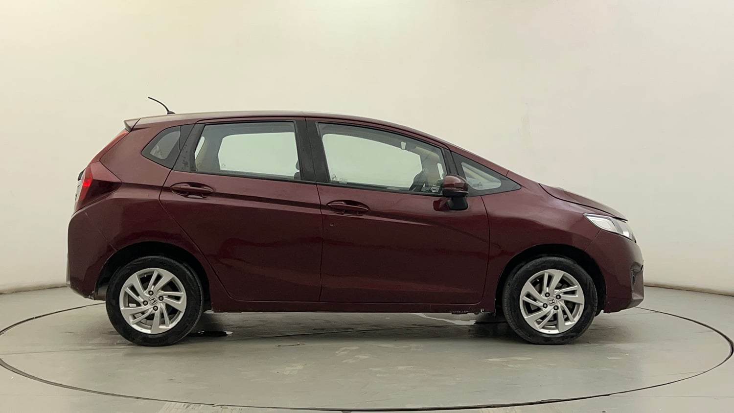 Used 2015 Honda Jazz V AT Petrol Petrol Automatic exterior RIGHT SIDE VIEW