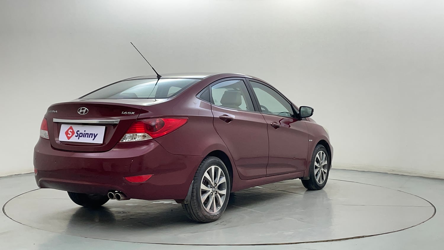Used 2013 Hyundai Verna Fluidic 1.6 VTVT SX Petrol Manual exterior RIGHT REAR CORNER VIEW
