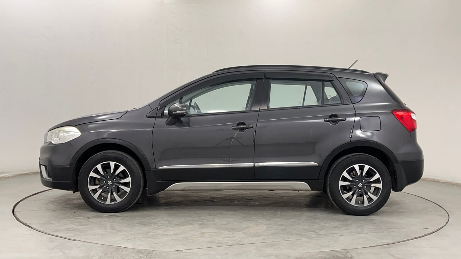 Used 2020 Maruti Suzuki S-Cross Zeta Petrol Manual exterior LEFT SIDE VIEW
