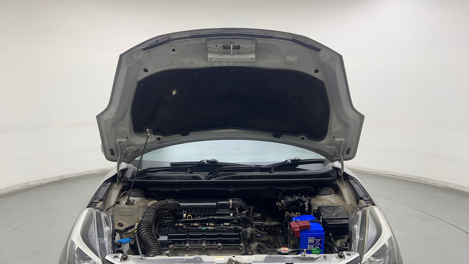 Used 2017 Maruti Suzuki Baleno Alpha 1.2 Petrol Manual engine ENGINE & BONNET OPEN FRONT VIEW