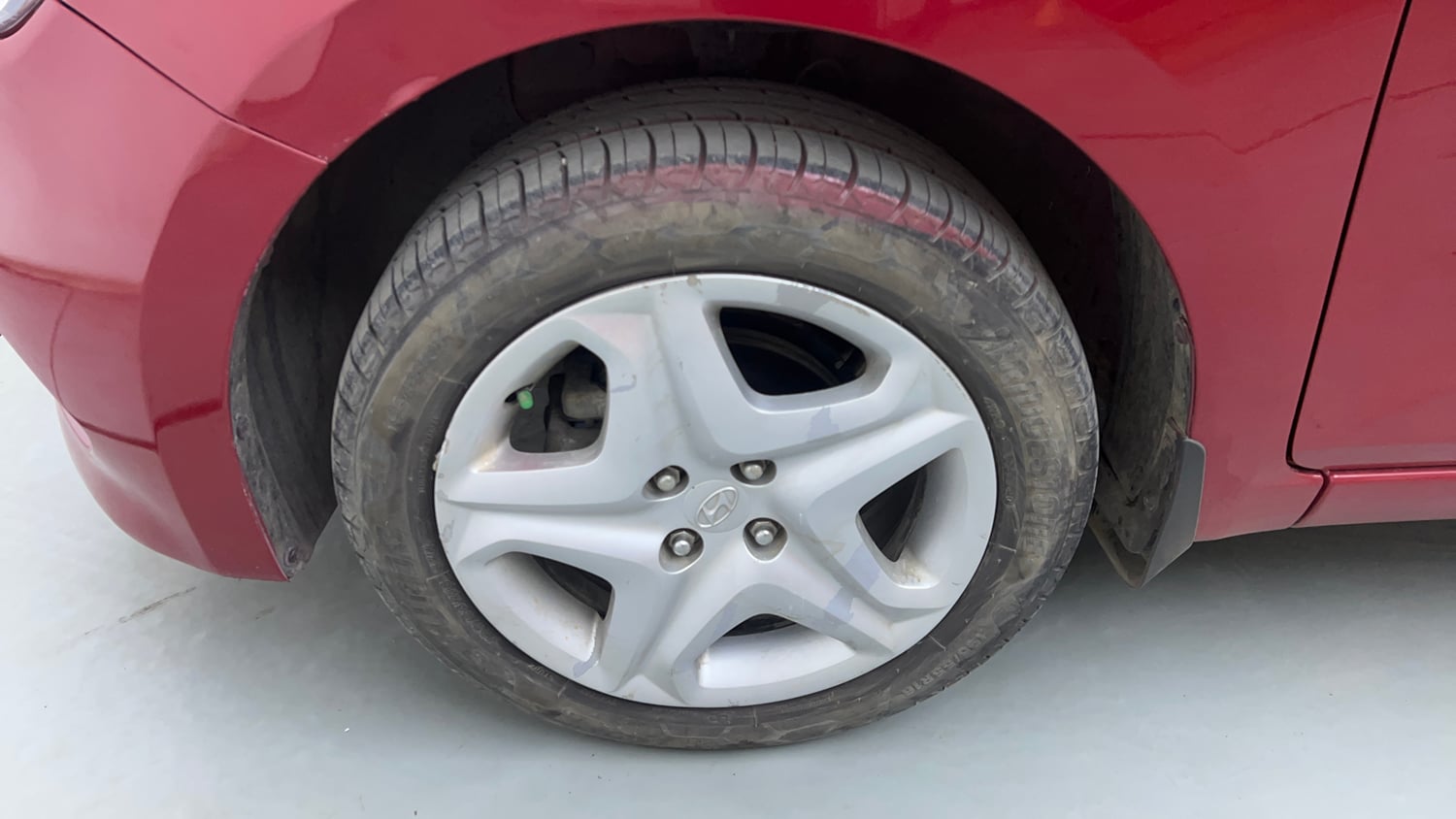 Used 2017 Hyundai Elite i20 Asta 1.2 Petrol Manual tyres LEFT FRONT TYRE RIM VIEW