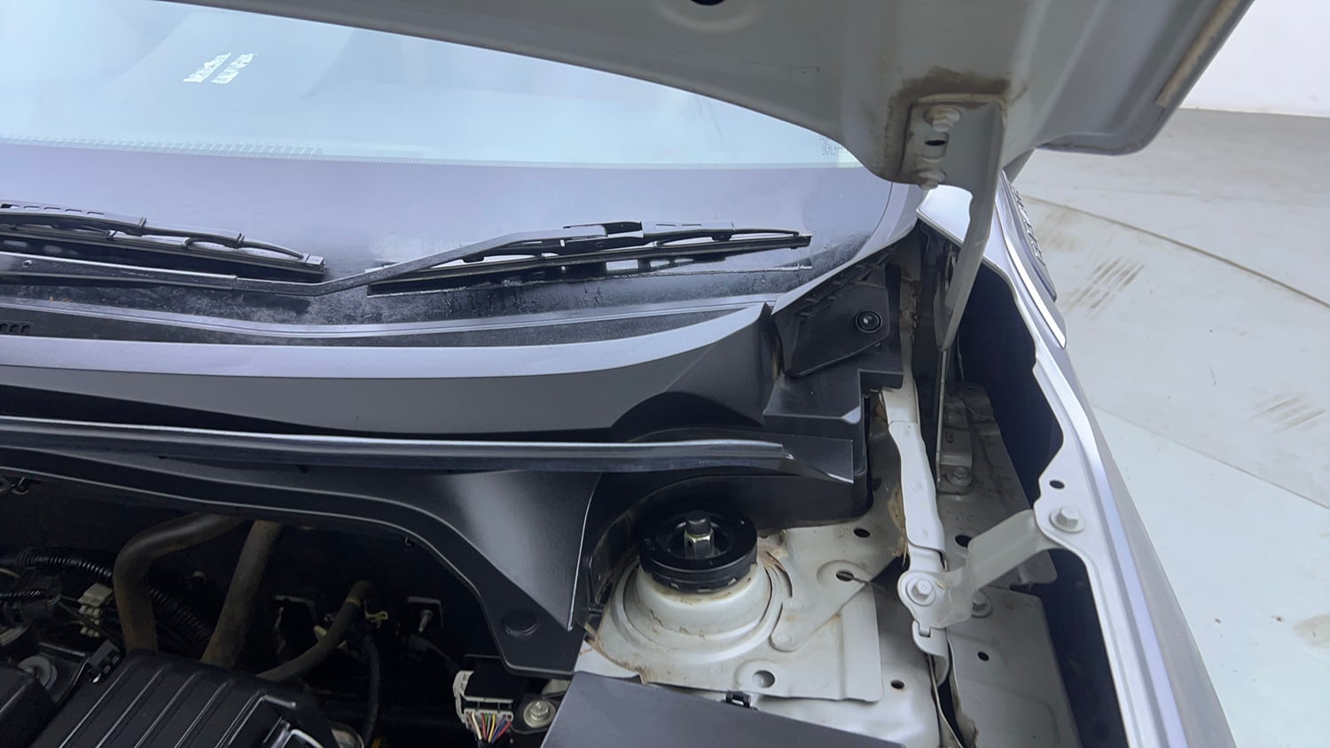 Used 2024 Honda Elevate ZX MT Petrol Manual engine ENGINE LEFT SIDE HINGE & APRON VIEW