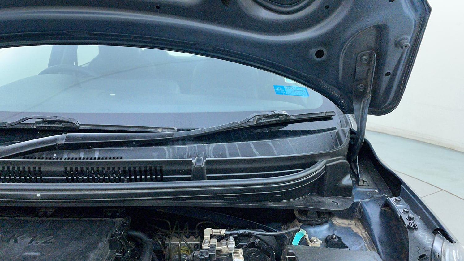 Used 2022 Hyundai Grand i10 Nios Corporate Edition MT Petrol Manual engine ENGINE LEFT SIDE HINGE & APRON VIEW