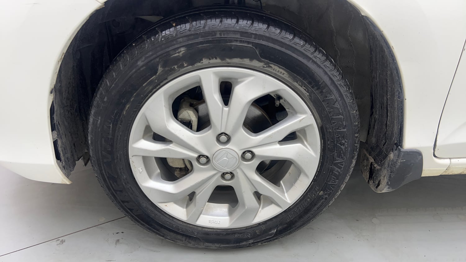Used 2019 Honda Amaze 1.2 V MT Petrol Petrol Manual tyres LEFT FRONT TYRE RIM VIEW