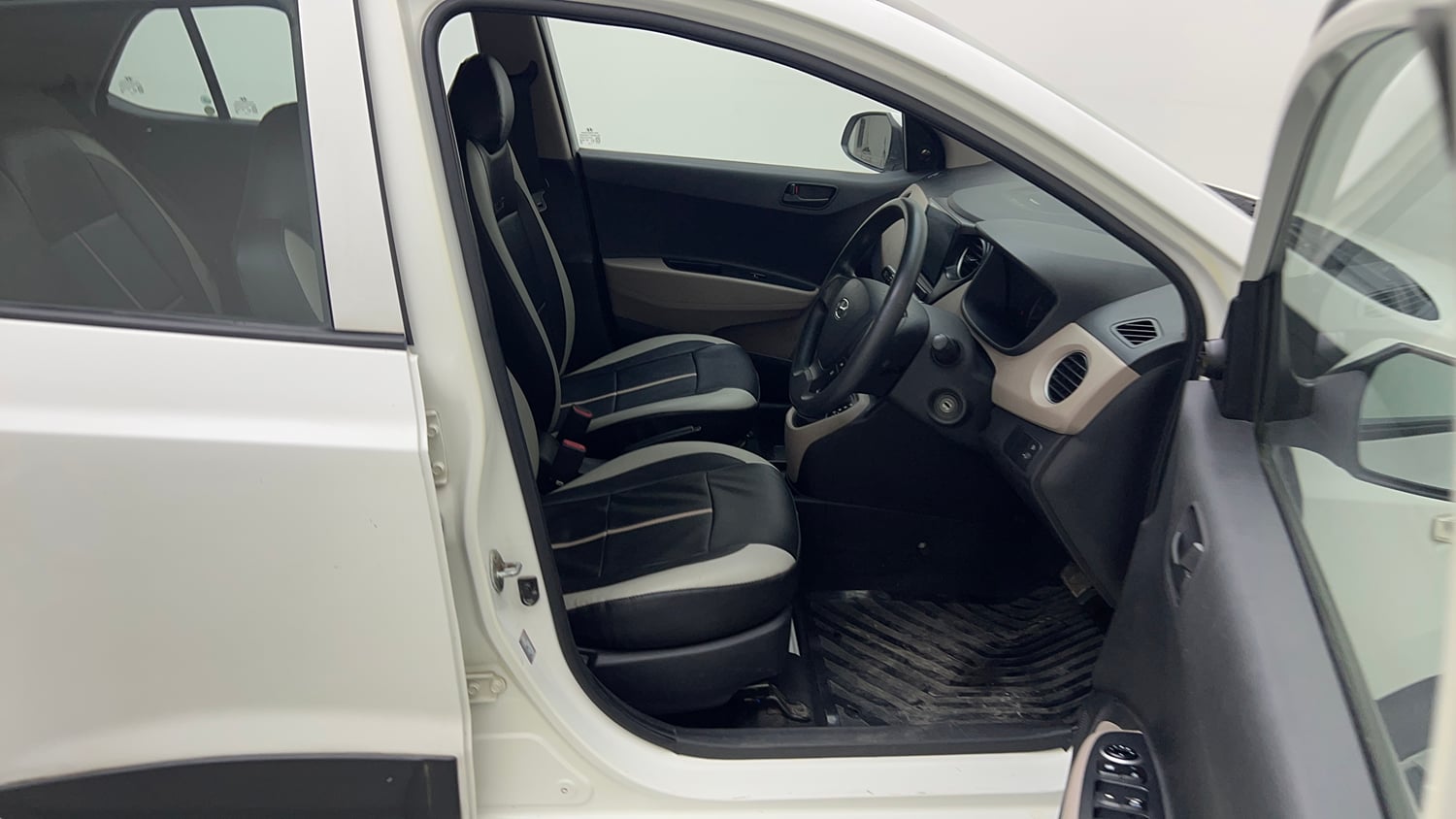 Used 2016 Hyundai Grand i10 Magna AT 1.2 Kappa VTVT Petrol Automatic interior RIGHT SIDE FRONT DOOR CABIN VIEW