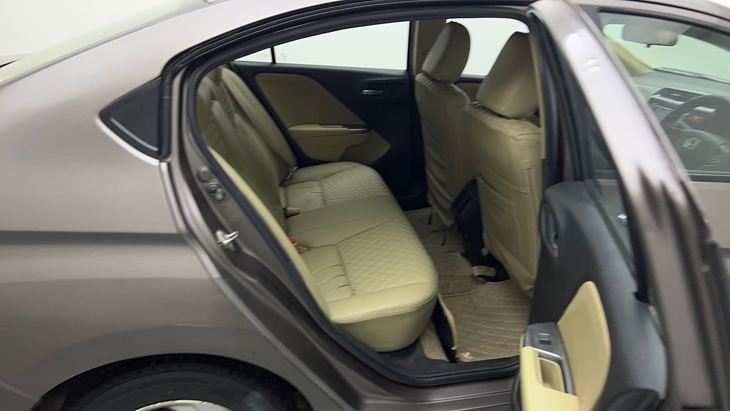 Used 2015 Honda City V Petrol Manual interior RIGHT SIDE REAR DOOR CABIN VIEW