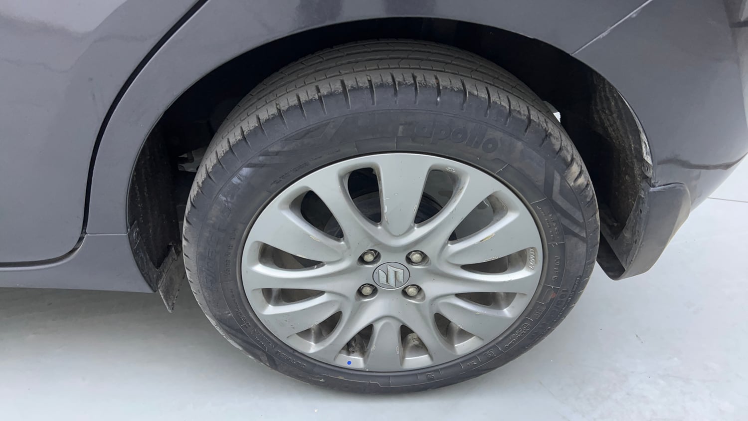 Used 2016 Maruti Suzuki Baleno Alpha 1.2 Petrol Manual tyres LEFT REAR TYRE RIM VIEW