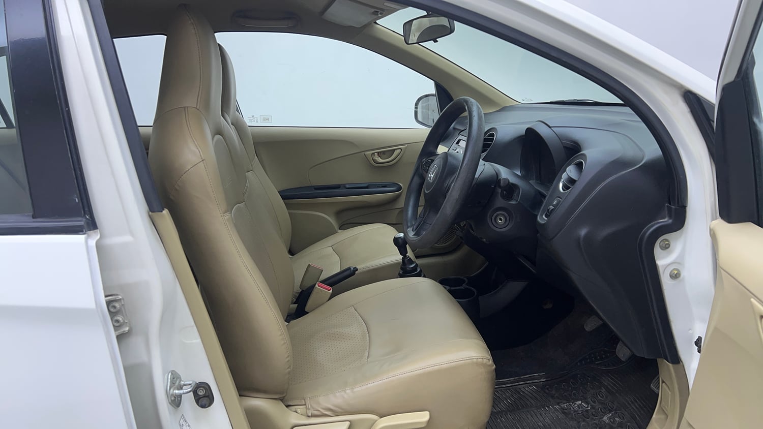 Used 2015 Honda Amaze 1.5 S i-DTEC Diesel Manual interior RIGHT SIDE FRONT DOOR CABIN VIEW