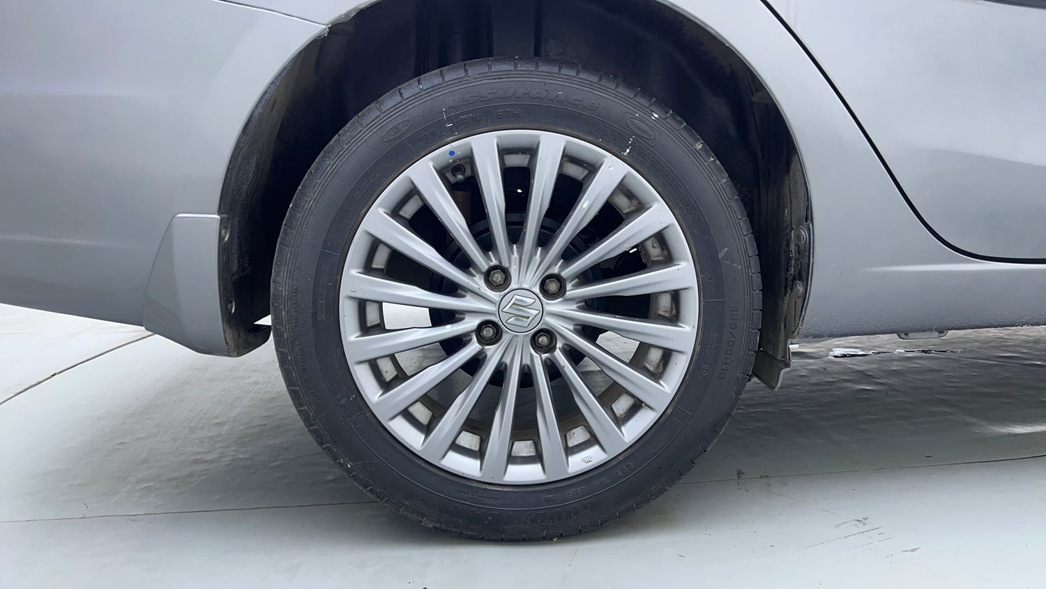 Used 2018 Maruti Suzuki Ciaz Alpha 1.4 MT Petrol Manual tyres RIGHT REAR TYRE RIM VIEW