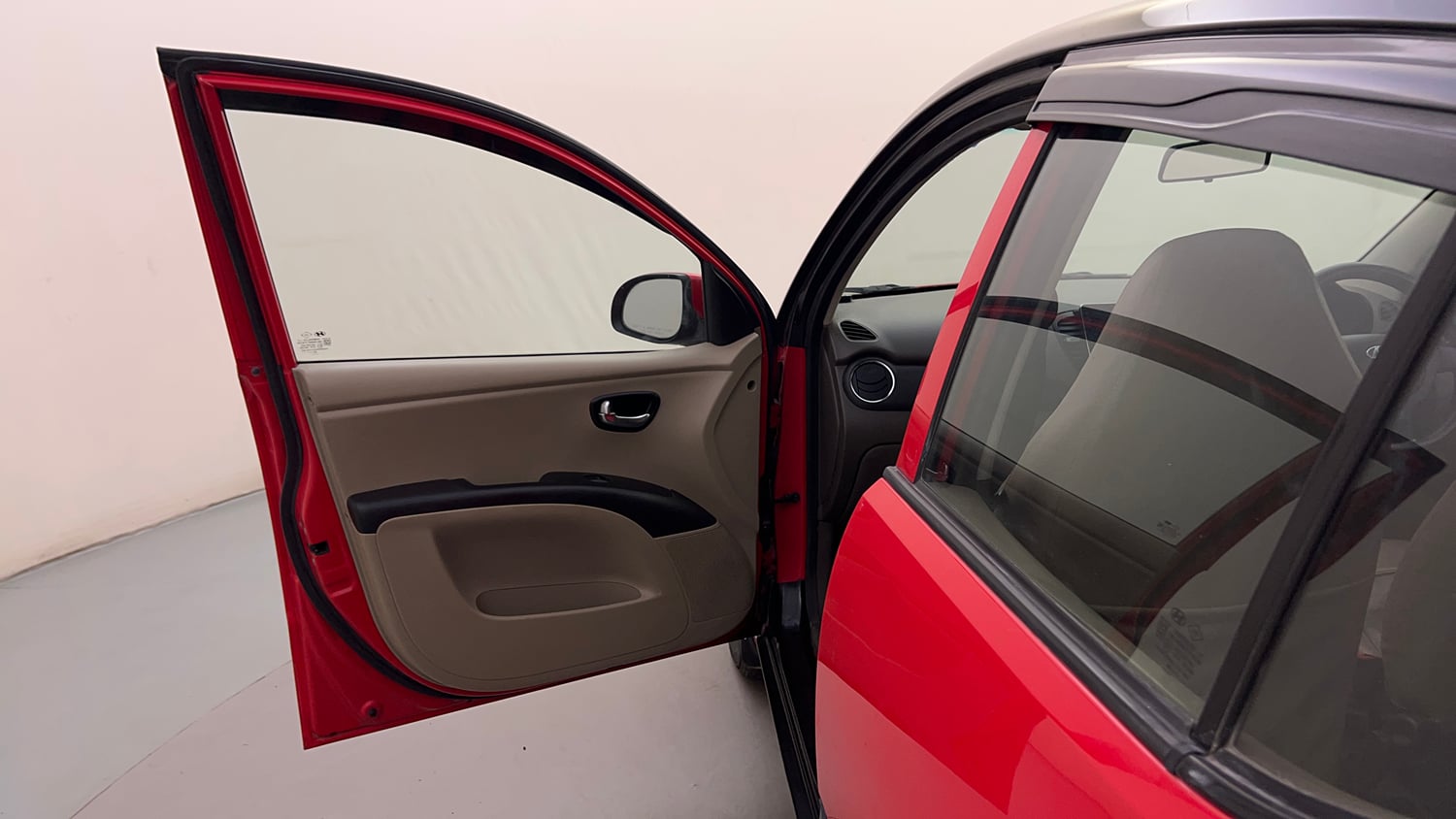 Used 2013 Hyundai i10 Magna 1.2 Kappa2 Petrol Manual interior LEFT FRONT DOOR OPEN VIEW
