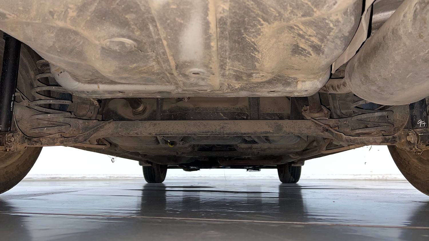 Used 2016 Honda City SV CVT Petrol Automatic extra REAR UNDERBODY VIEW (TAKEN FROM REAR)