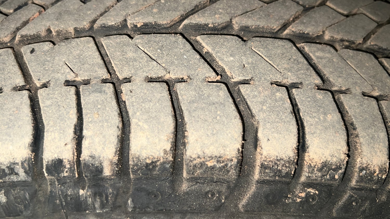 Used 2013 Honda Amaze 1.2 S i-VTEC Petrol Manual tyres LEFT FRONT TYRE TREAD VIEW