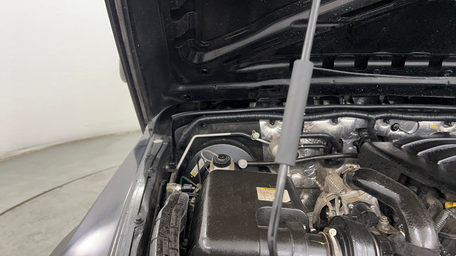 Used 2024 Mahindra Thar LX Hard Top Petrol AT RWD Petrol Automatic engine ENGINE RIGHT SIDE HINGE & APRON VIEW