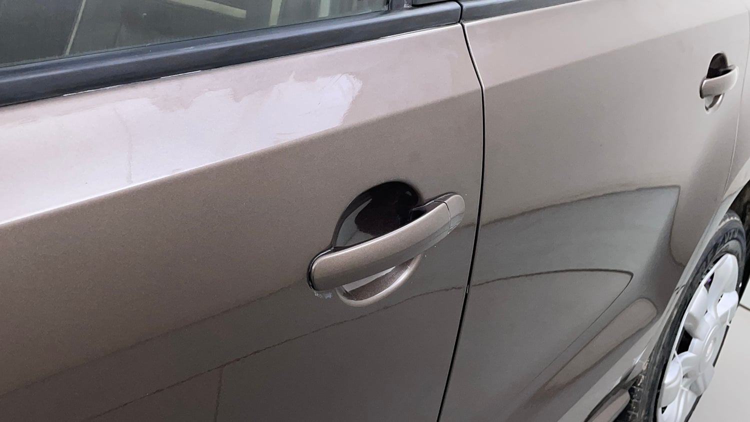 Used 2019 Volkswagen Ameo Comfortline 1.0L (P) Petrol Manual dents MINOR SCRATCH