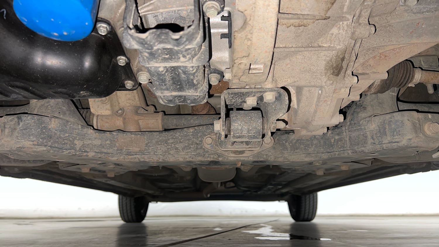 Used 2019 Hyundai Xcent S Petrol Manual extra FRONT LEFT UNDERBODY VIEW
