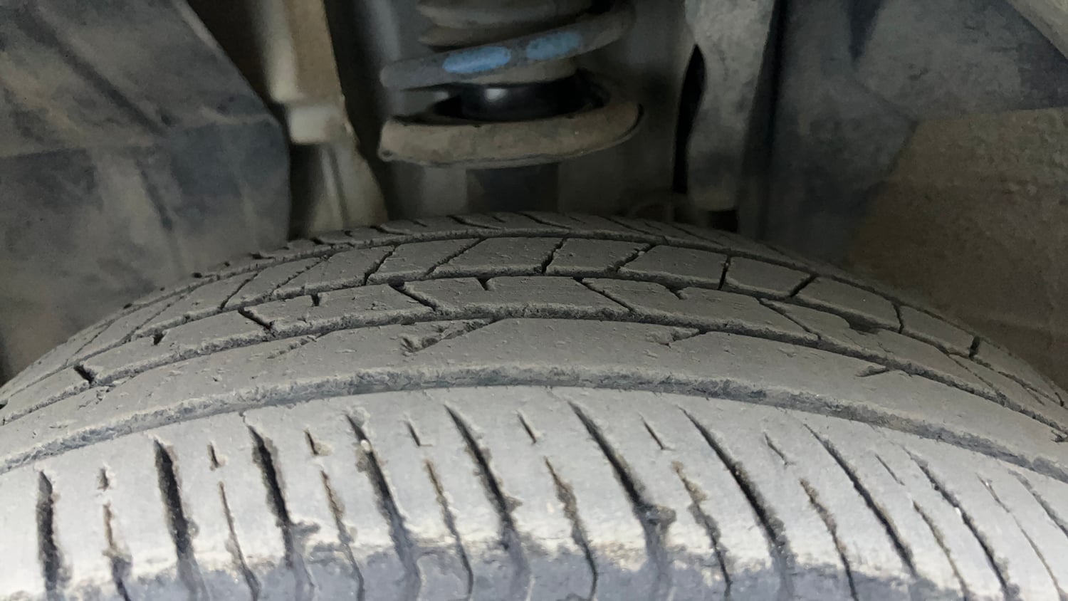 Used 2021 Renault Kiger RXZ AMT Dual Tone Petrol Automatic tyres LEFT FRONT TYRE TREAD VIEW